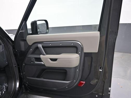 2025 Land Rover Defender P300 S
