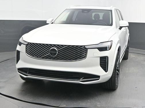 2025 Volvo XC90 B6 Plus 7-Seater