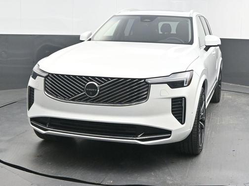 2025 Volvo XC90 B6 Plus 7-Seater