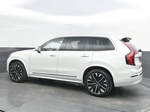 2025 Volvo XC90 B6 Plus 7-Seater