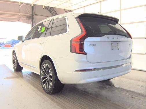 2025 Volvo XC90 B6 Plus 7-Seater