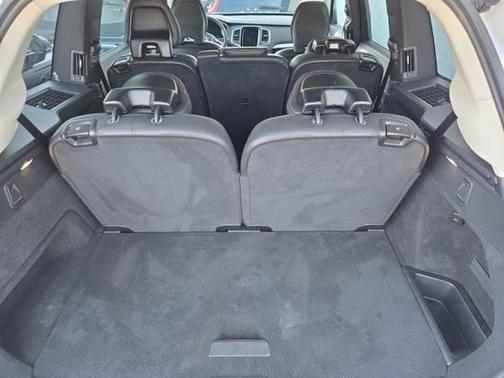 2025 Volvo XC90 B5 Core