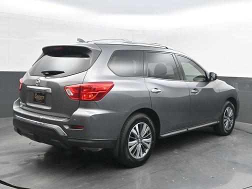 2020 Nissan Pathfinder S