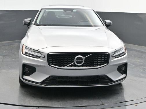 2025 Volvo S60 B5 Core