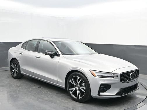2025 Volvo S60 B5 Core