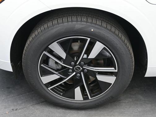 2026 Volvo XC60 Plug-In Hybrid T8 Core