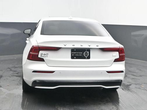 2024 Volvo S60 Recharge Plug-In Hybrid T8 Plus Dark Theme