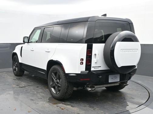 2025 Land Rover Defender P500 X-Dynamic SE