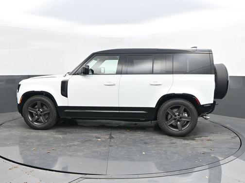 2025 Land Rover Defender P500 X-Dynamic SE