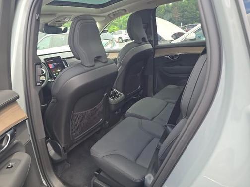 Metallic 2026 Volvo XC90 B6 Plus 7-Seater