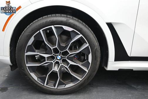 Mineral White Metallic 2025 BMW X7 xDrive40i