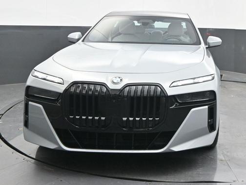 2023 BMW 760 760i xDrive