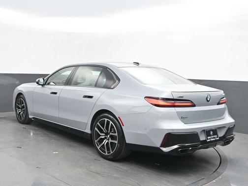 2023 BMW 760 760i xDrive