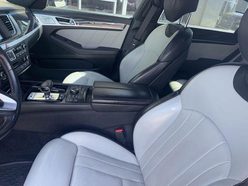 Victoria Black 2018 Genesis G80 3.3T Sport