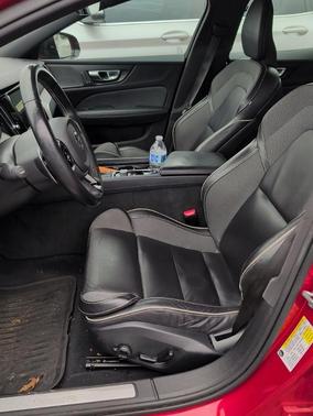 2019 Volvo S60 T6 R-Design