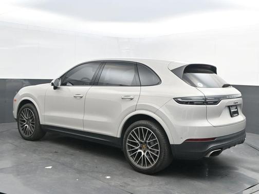2022 Porsche Cayenne 