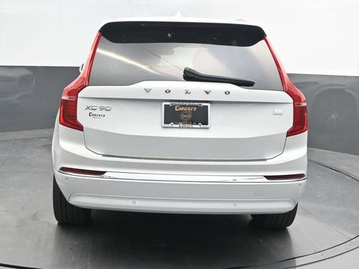 2024 Volvo XC90 Recharge Plug-In Hybrid T8 Ultimate Bright Theme 7-Seater