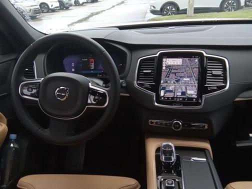 2024 Volvo XC90 Recharge Plug-In Hybrid T8 Ultimate Bright Theme 7-Seater