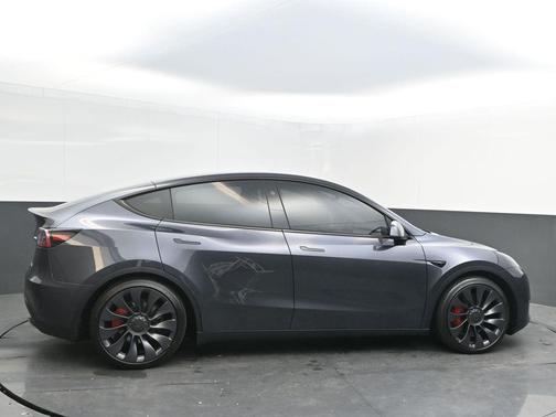 2025 Tesla Model Y Performance