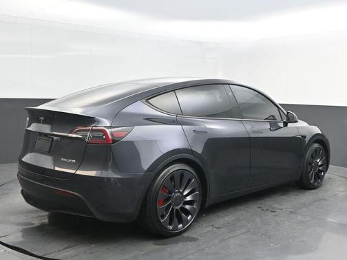 2025 Tesla Model Y Performance