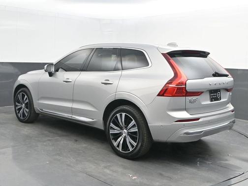 2023 Volvo XC60 B5 Plus Bright Theme