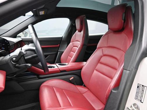 2023 Porsche Taycan Base