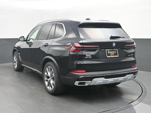 Black Sapphire Metallic 2026 BMW X5 sDrive40i