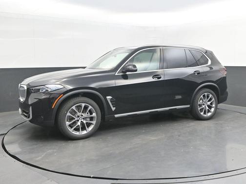 Black Sapphire Metallic 2026 BMW X5 sDrive40i