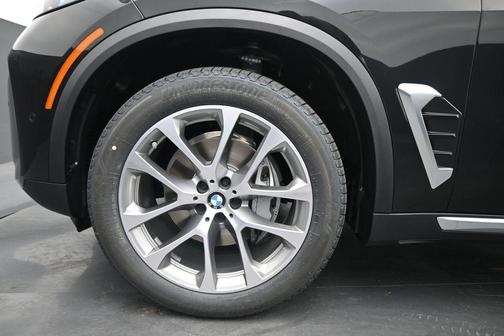 Black Sapphire Metallic 2026 BMW X5 sDrive40i