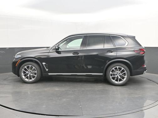Black Sapphire Metallic 2026 BMW X5 sDrive40i