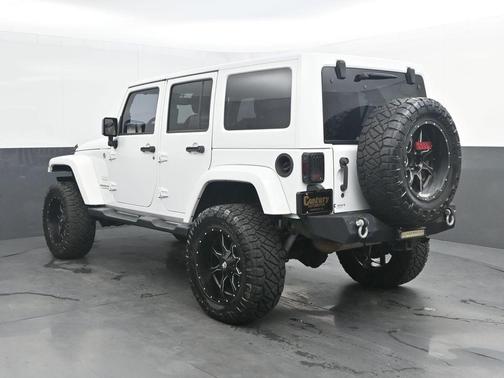 Bright White Clearcoat 2015 Jeep Wrangler Unlimited Sahara