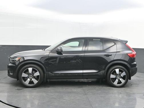 2020 Volvo XC40 T5 Momentum