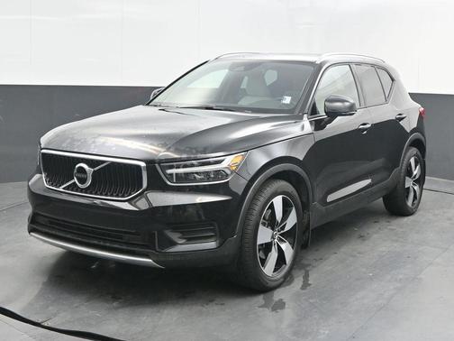2020 Volvo XC40 T5 Momentum