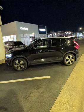 2020 Volvo XC40 T5 Momentum