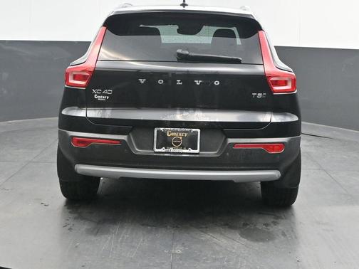 2020 Volvo XC40 T5 Momentum