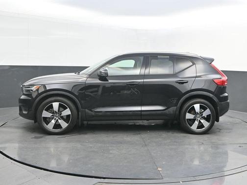 2020 Volvo XC40 T5 Momentum