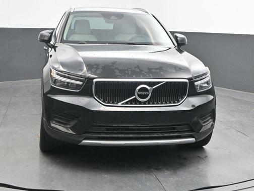 2020 Volvo XC40 T5 Momentum