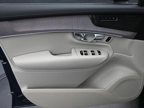 2026 Volvo XC90 B6 Ultra 7-Seater