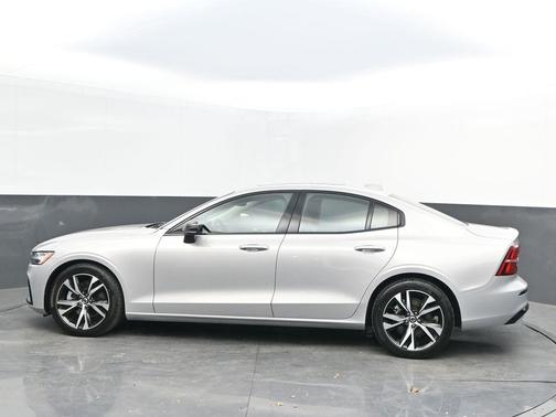 2025 Volvo S60 B5 Core