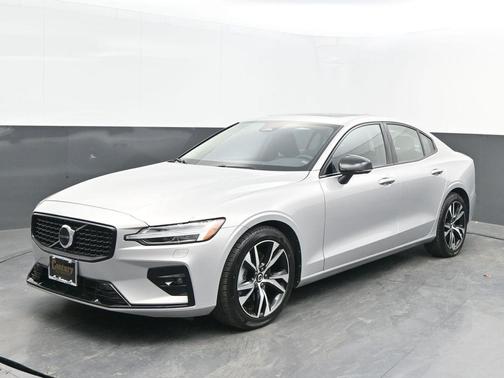 2025 Volvo S60 B5 Core