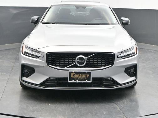 2025 Volvo S60 B5 Core