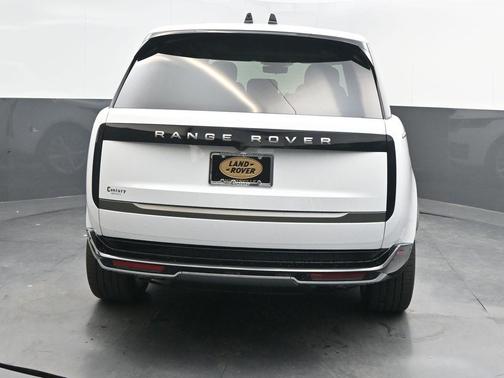 2025 Land Rover Range Rover P530 SE 7 Seat