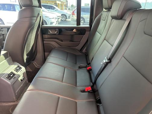 2024 INEOS Grenadier FIELDMASTER EDITION