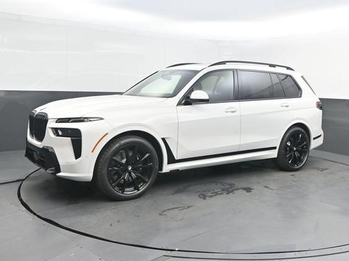 Alpine White 2026 BMW X7 xDrive40i