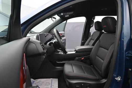 Lakeshore Blue Metallic 2025 Chevrolet Traverse Z71