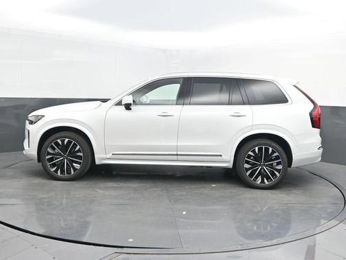 Crystal White Pearl 2026 Volvo XC90 B6 Ultra 7-Seater