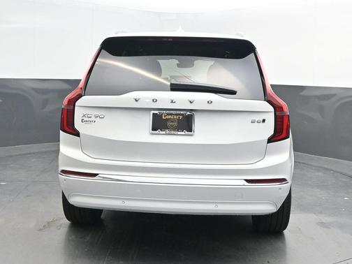 Crystal White Pearl 2026 Volvo XC90 B6 Ultra 7-Seater