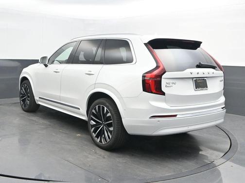 Crystal White Pearl 2026 Volvo XC90 B6 Ultra 7-Seater