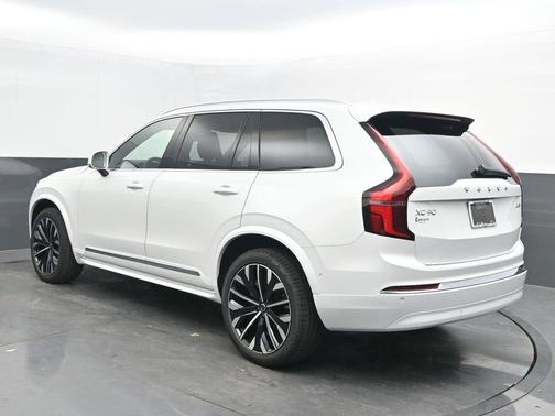 2026 Volvo XC90 B6 Ultra 7-Seater