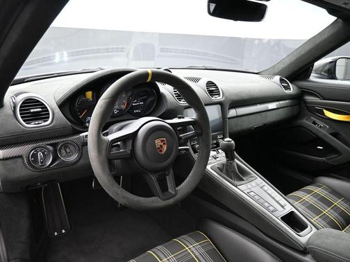 2025 Porsche 718 Spyder RS